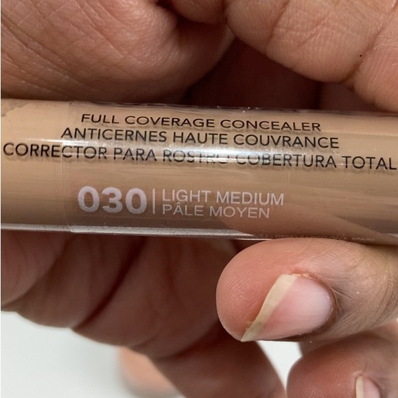 Maybelline Dream Matte Mousse Foundation & ColorStay Concealer no30 Light Medium - Picture 11 of 12